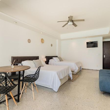 *Turquoise Escape- Beachfront Studio By Casa Paraiso* Cancún Extérieur photo