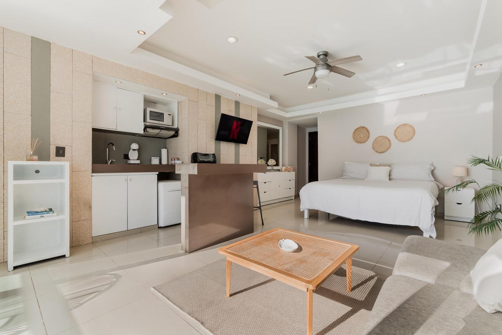 *Turquoise Escape- Beachfront Studio By Casa Paraiso* Cancún Extérieur photo